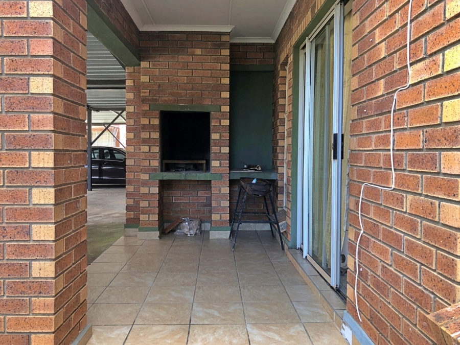 3 Bedroom Property for Sale in Waterval East North West